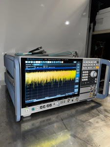 Benchtop spectrum analyzer display
